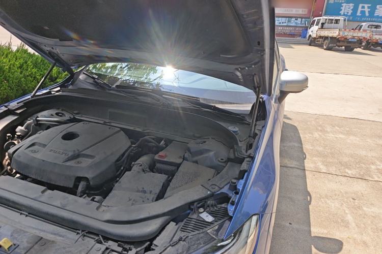Used Volvo XC60 2018 T5 4x4 Zhiya Sport Edition Engine Bay Left
