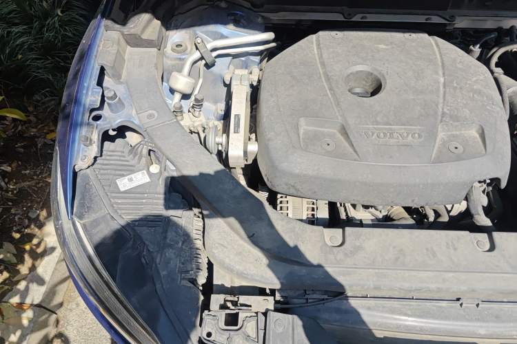 Used Volvo XC60 2018 T5 4x4 Smart & Sporty Edition Engine Bay Right