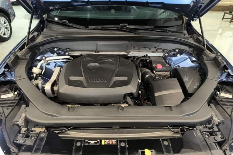 Used Volvo XC60 2018 T5 4x4 Zhiya Sport Edition Engine Bay