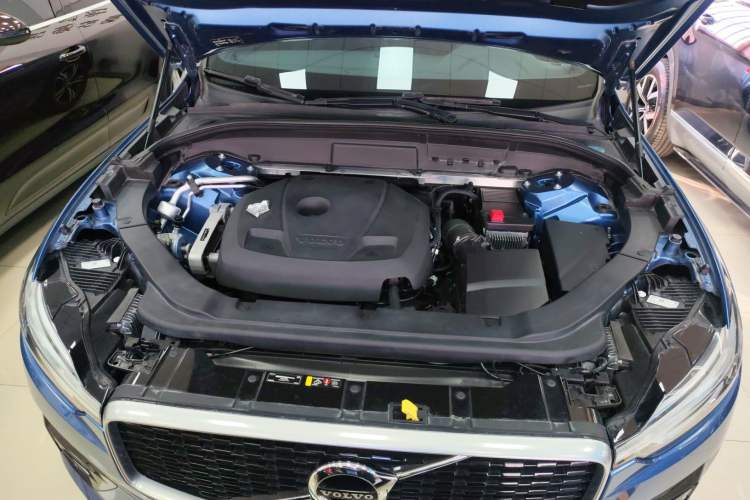 Used Volvo XC60 2018 T5 4x4 Smart & Sporty Edition Engine Bay