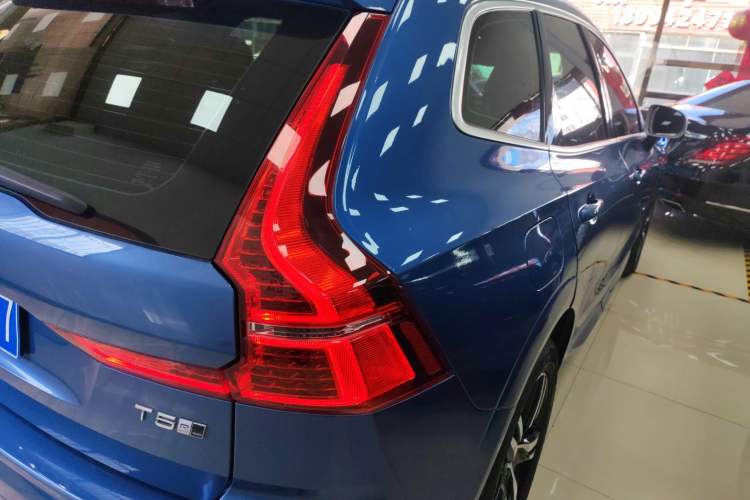 Used Volvo XC60 2018 T5 4x4 Smart & Sporty Edition Exterior 3