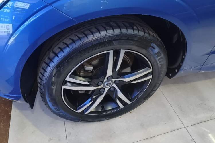Used Volvo XC60 2018 T5 4x4 Zhiya Sport Edition Exterior 4