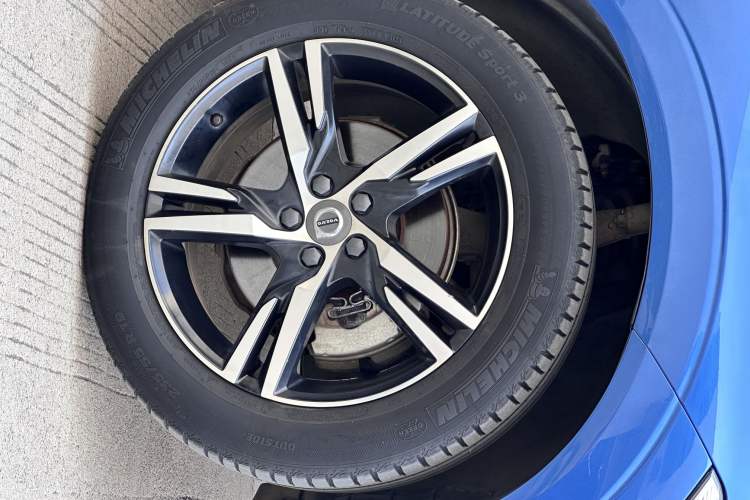 Used Volvo XC60 2018 T5 4x4 Smart & Sporty Edition Exterior 9