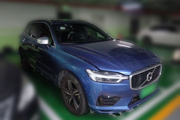 Used Volvo XC60 2018 T5 4x4 Zhiya Sport Edition Front Right 45 Deg