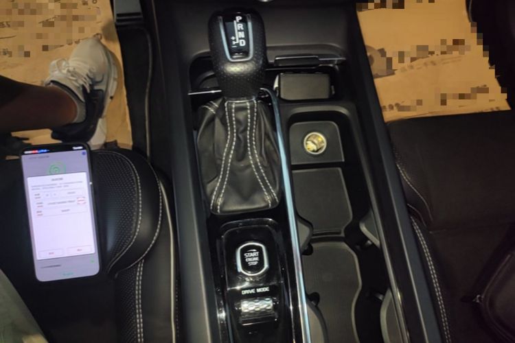 Used Volvo XC60 2018 T5 4x4 Smart & Sporty Edition Gear Lever