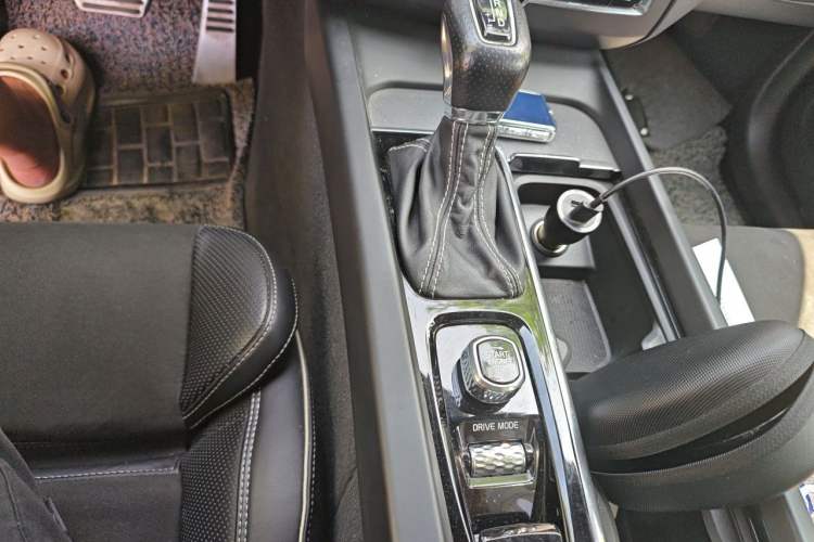 Used Volvo XC60 2018 T5 4x4 Zhiya Sport Edition Gear Lever