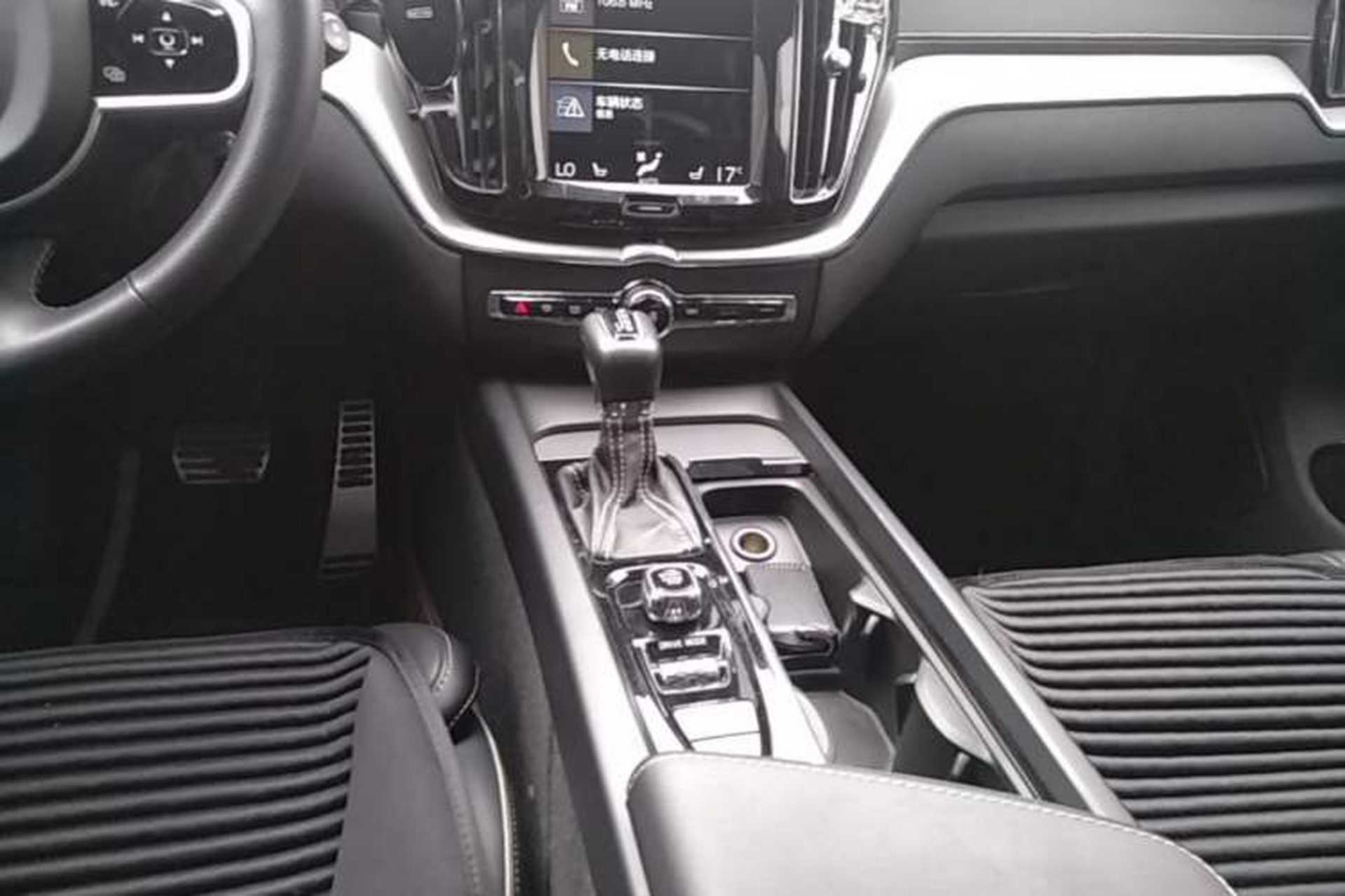 Used Volvo XC60 2018 T5 4x4 Zhiya Sport Edition Gear Lever