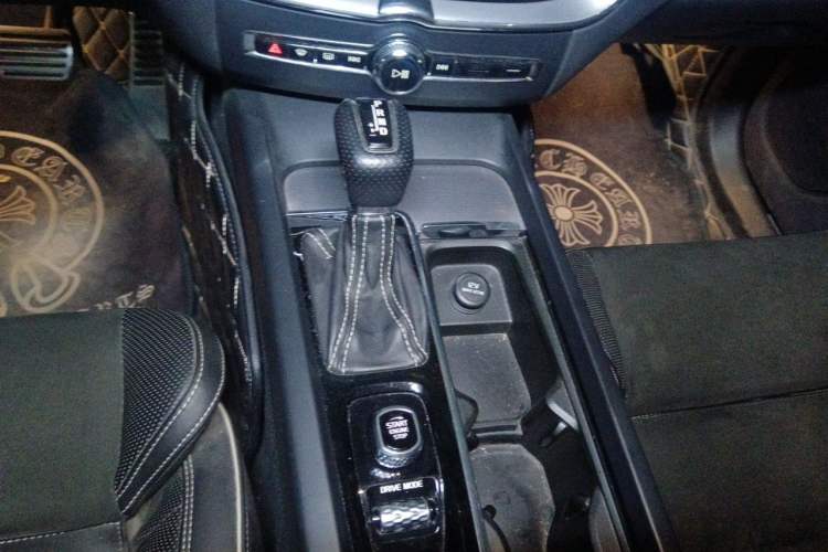 Used Volvo XC60 2018 T5 4x4 Zhiya Sport Edition Gear Lever