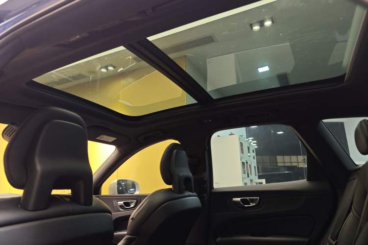 Used Volvo XC60 2018 T5 4x4 Smart & Sporty Edition Headliner
