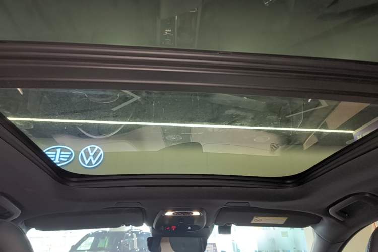 Used Volvo XC60 2018 T5 4x4 Zhiya Sport Edition Headliner