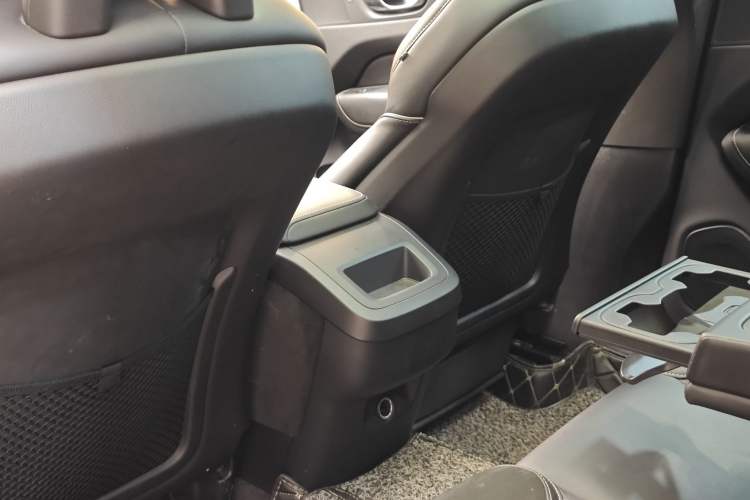 Used Volvo XC60 2018 T5 4x4 Smart & Sporty Edition Interior 11