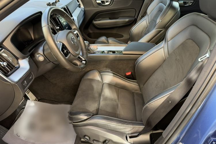 Used Volvo XC60 2018 T5 4x4 Smart & Sporty Edition Interior 3