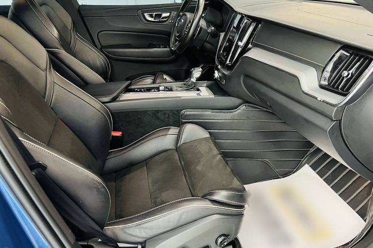 Used Volvo XC60 2018 T5 4x4 Zhiya Sport Edition Interior 5