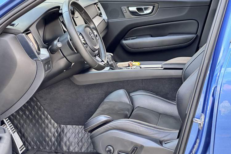 Used Volvo XC60 2018 T5 4x4 Smart & Sporty Edition Interior 6