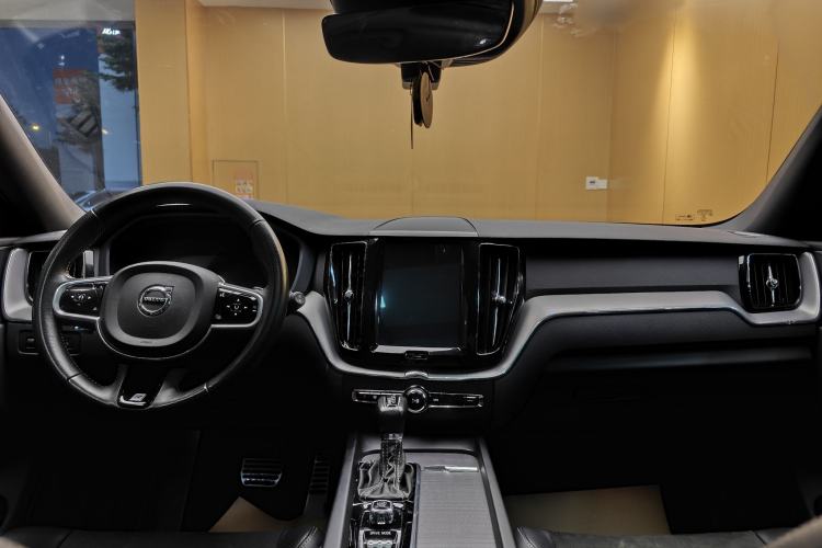 Used Volvo XC60 2018 T5 4x4 Smart & Sporty Edition Interior 7