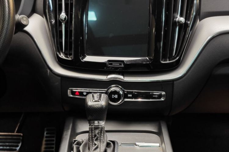 Used Volvo XC60 2018 T5 4x4 Smart & Sporty Edition Interior 8