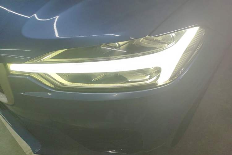 Used Volvo XC60 2018 T5 4x4 Smart & Sporty Edition Left Front Headlight