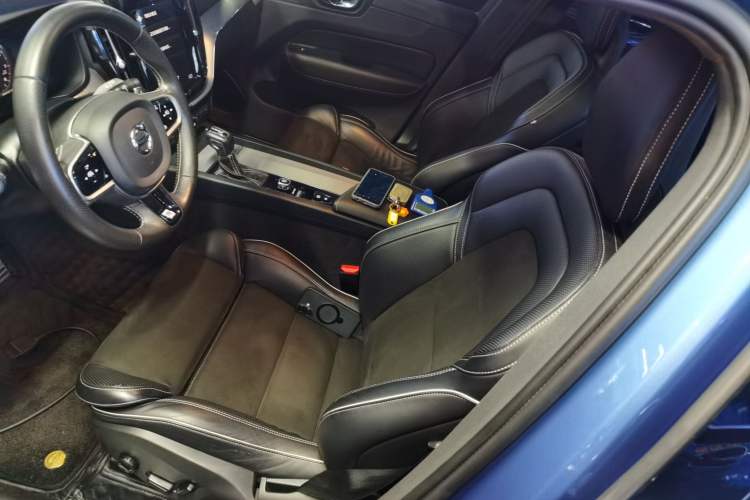 Used Volvo XC60 2018 T5 4x4 Smart & Sporty Edition Left Front Seat