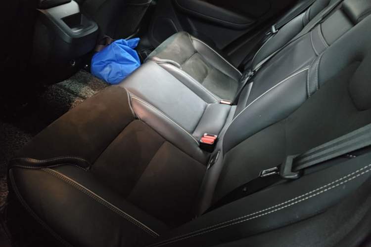 Used Volvo XC60 2018 T5 4x4 Smart & Sporty Edition Left Rear Seat