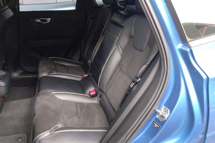 Used Volvo XC60 2018 T5 4x4 Smart & Sporty Edition Left Rear Seat