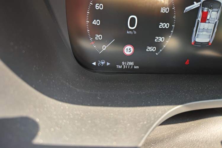 Used Volvo XC60 2018 T5 4x4 Zhiya Sport Edition Odometer Close Up