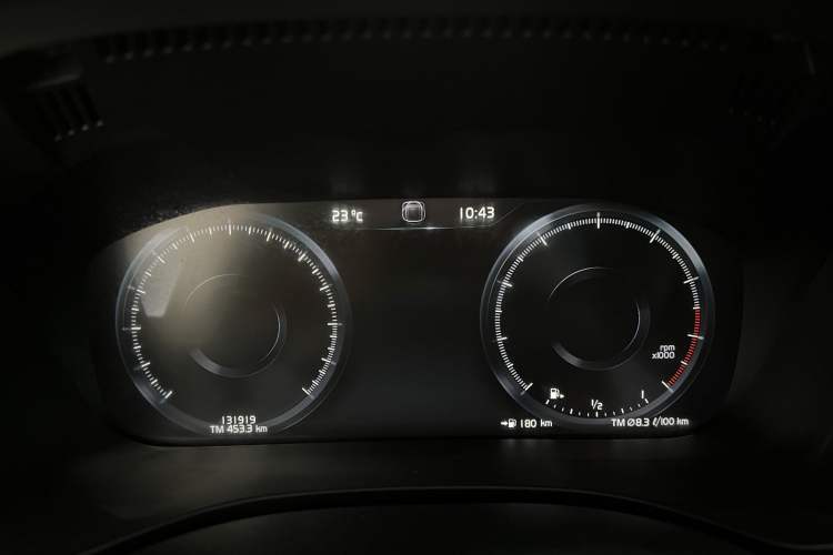 Used Volvo XC60 2018 T5 4x4 Zhiya Sport Edition Odometer Close Up