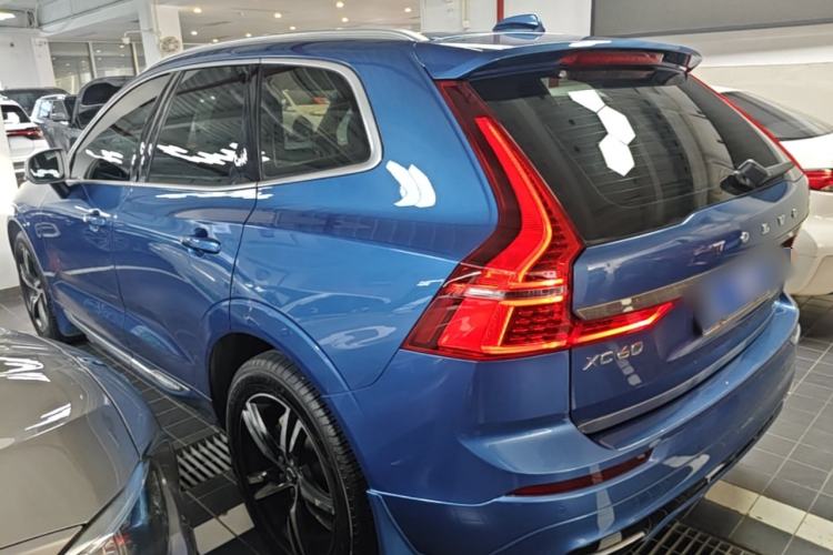 Used Volvo XC60 2018 T5 4x4 Smart & Sporty Edition Rear Left 45 Deg