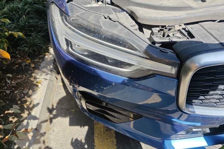 Used Volvo XC60 2018 T5 4x4 Smart & Sporty Edition Right Front Headlight