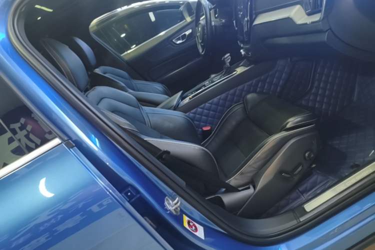 Used Volvo XC60 2018 T5 4x4 Zhiya Sport Edition Right Front Seat