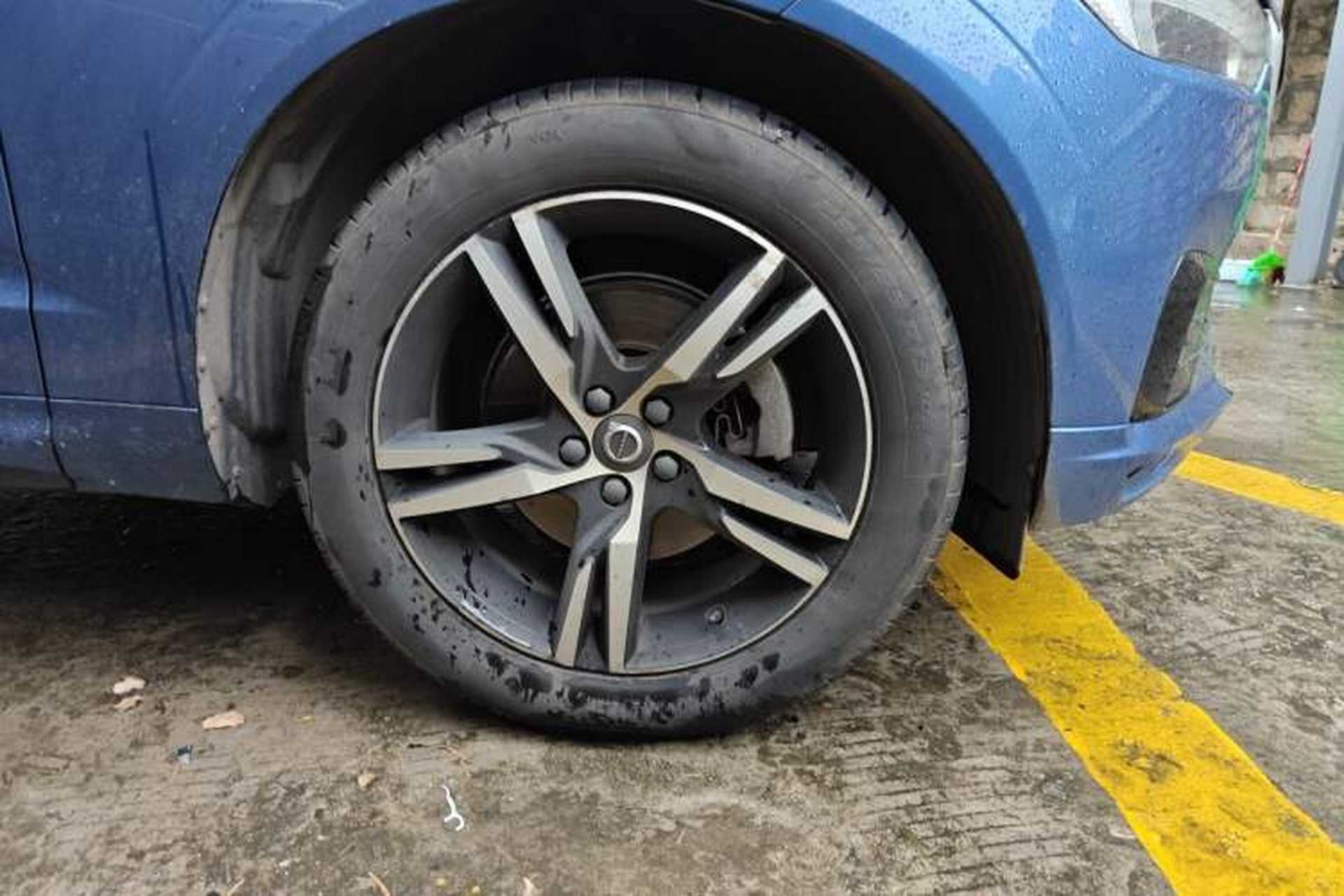 Used Volvo XC60 2018 T5 4x4 Smart & Sporty Edition Right Front Wheel Hub