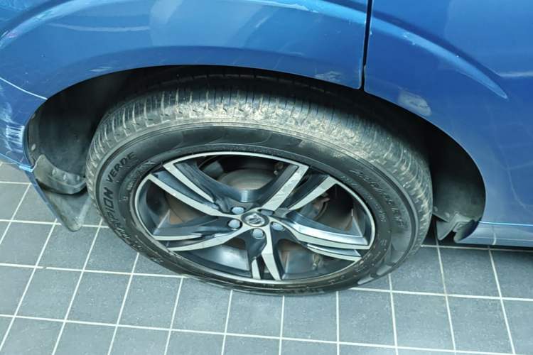 Used Volvo XC60 2018 T5 4x4 Smart & Sporty Edition Right Rear Wheel Hub