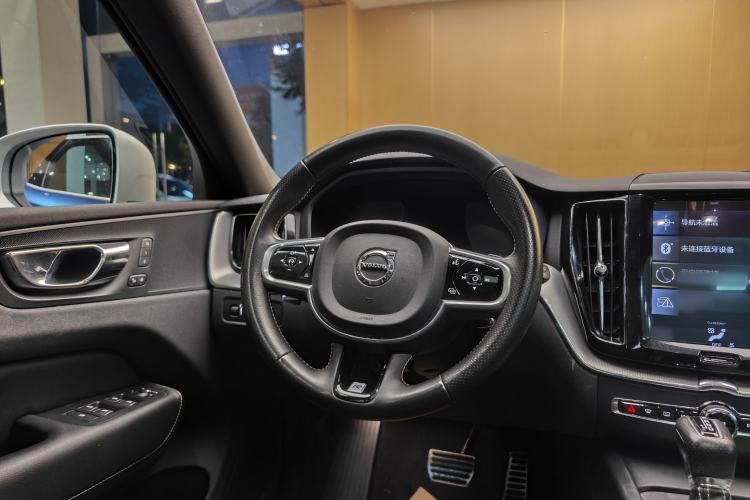 Used Volvo XC60 2018 T5 4x4 Smart & Sporty Edition Steering Wheel