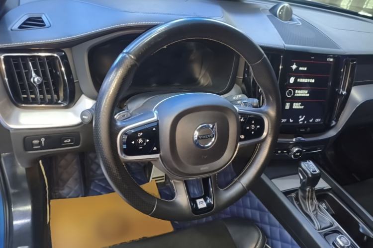 Used Volvo XC60 2018 T5 4x4 Zhiya Sport Edition Steering Wheel