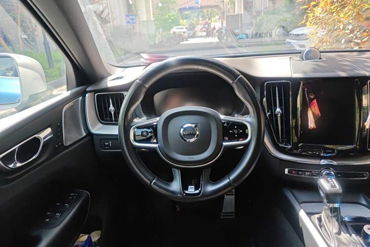 Used Volvo XC60 2018 T5 4x4 Smart & Sporty Edition Steering Wheel