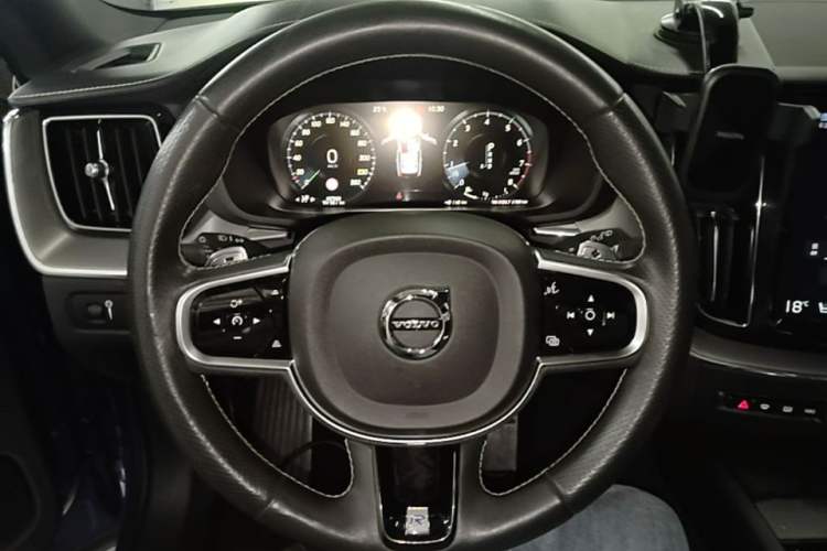 Used Volvo XC60 2018 T5 4x4 Zhiya Sport Edition Steering Wheel