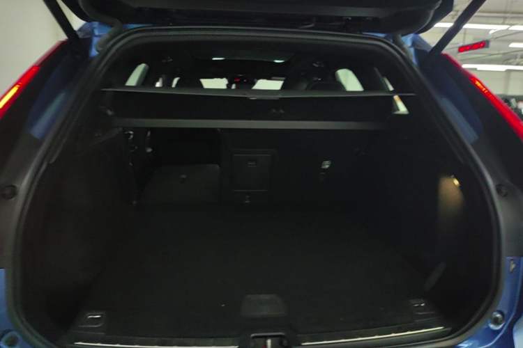 Used Volvo XC60 2018 T5 4x4 Smart & Sporty Edition Trunk