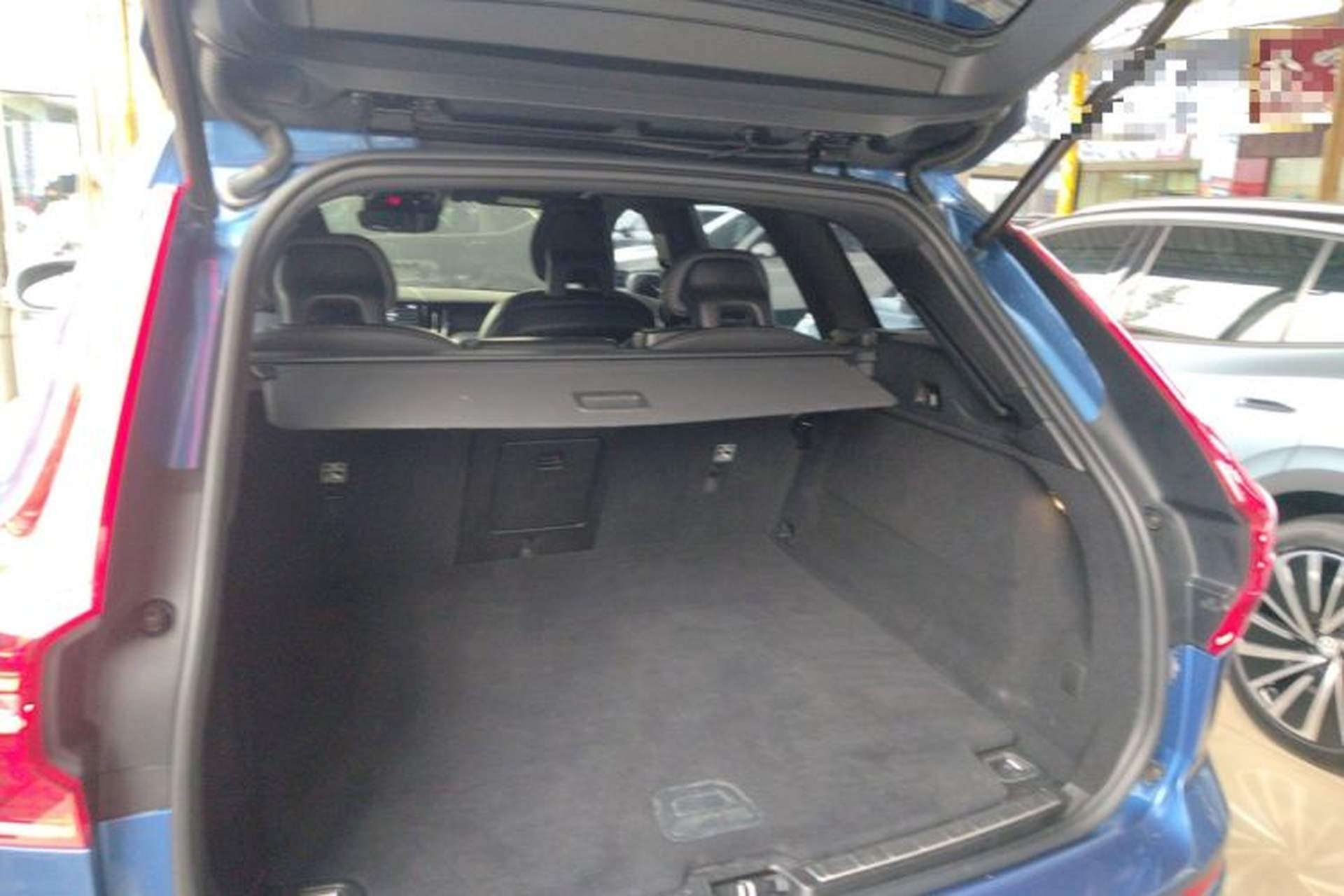 Used Volvo XC60 2018 T5 4x4 Smart & Sporty Edition Trunk