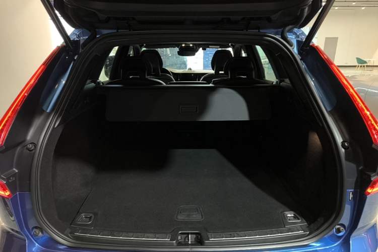 Used Volvo XC60 2018 T5 4x4 Zhiya Sport Edition Trunk