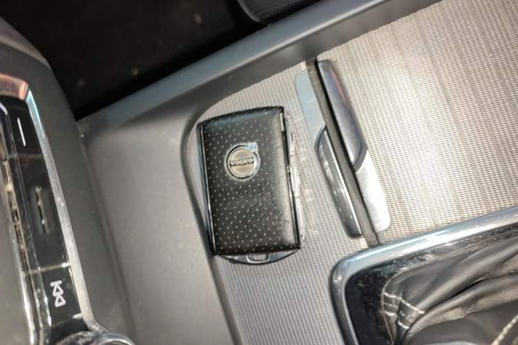 Used Volvo XC60 2018 T5 4x4 Smart & Sporty Edition Vehicle Key