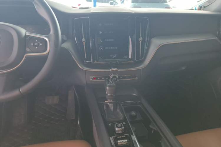Used Volvo XC60 2018 T4 Zhiyi Edition Audio And AC Panel