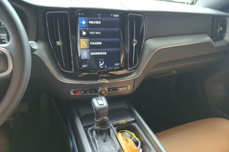 Used Volvo XC60 2018 T4 Zhiyi Edition Audio And AC Panel