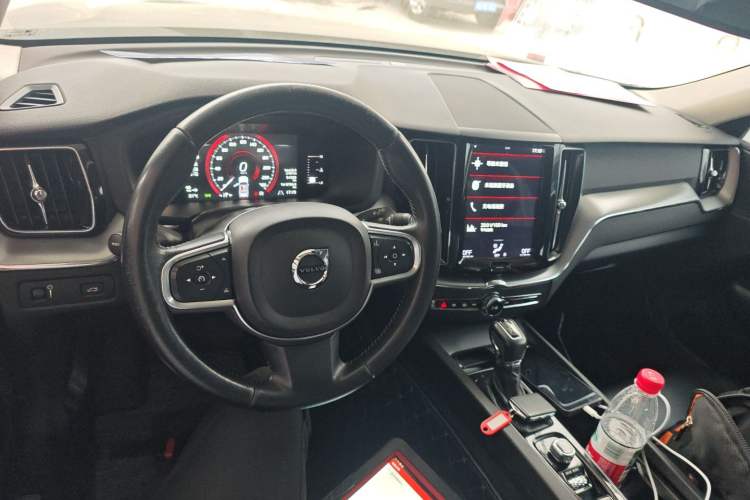 Used Volvo XC60 2018 T5 4x4 Zhiyi Edition Center Console