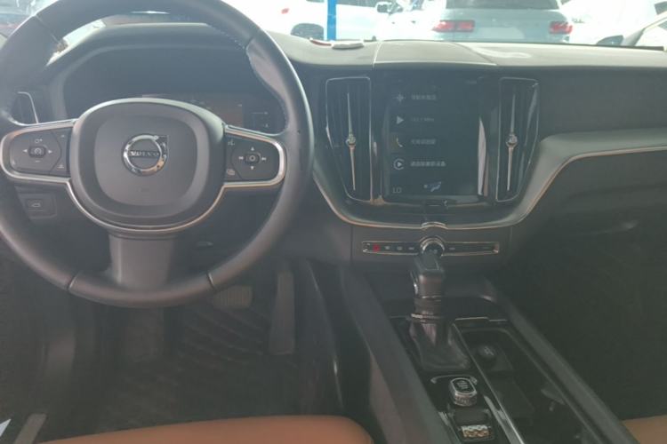 Used Volvo XC60 2018 T4 Zhiyi Edition Center Console