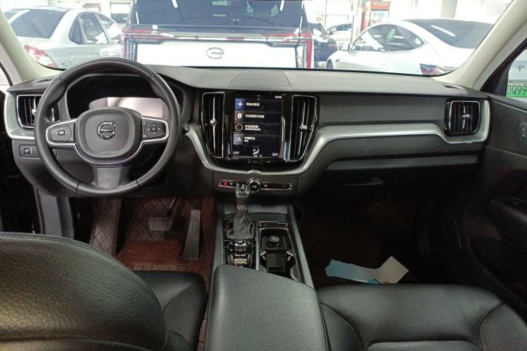 Used Volvo XC60 2018 T5 4x4 Zhiyi Edition Center Console