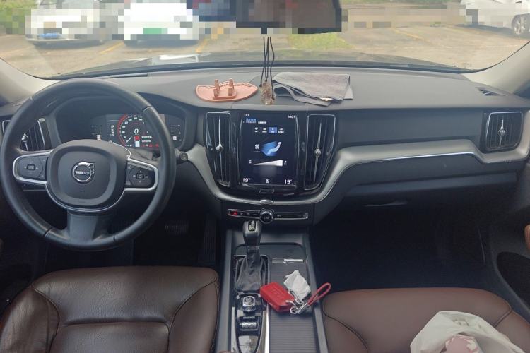 Used Volvo XC60 2018 T5 4x4 Zhiyi Edition Center Console