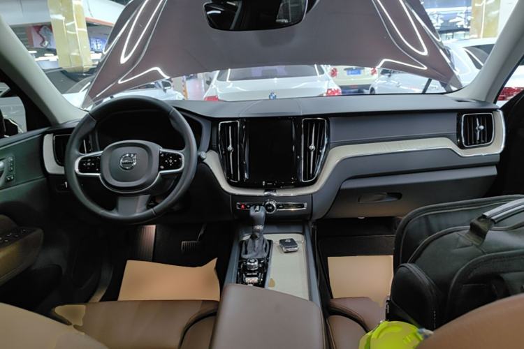 Used Volvo XC60 2018 T5 4x4 Zhiya Luxury Edition Center Console
