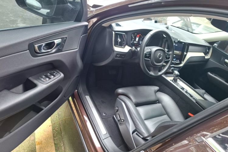 Used Volvo XC60 2018 T5 4x4 Zhiya Luxury Edition Driver Seat