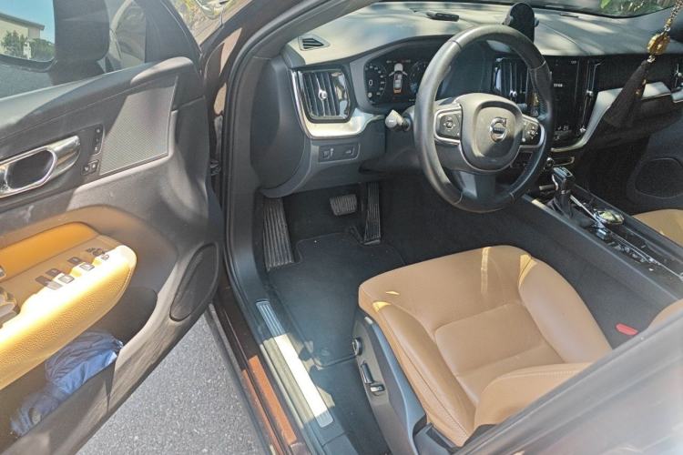 Used Volvo XC60 2018 T5 4x4 Smart Edition Driver Seat