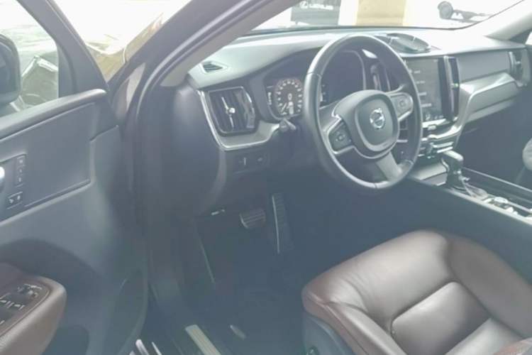 Used Volvo XC60 2018 T5 4x4 Smart Edition Driver Seat