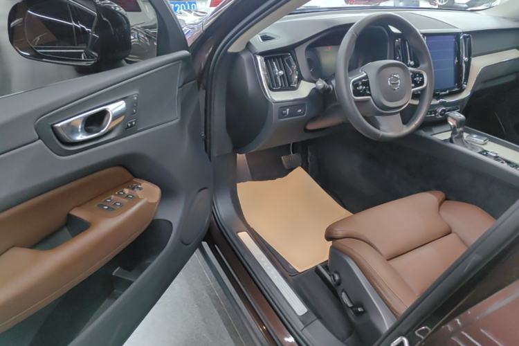 Used Volvo XC60 2018 T5 4x4 Zhiya Luxury Edition Driver Seat